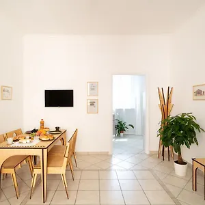 Le Tre Regine Apartment Naples